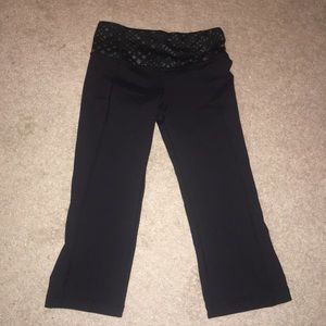 Lululemon crop pants never worn